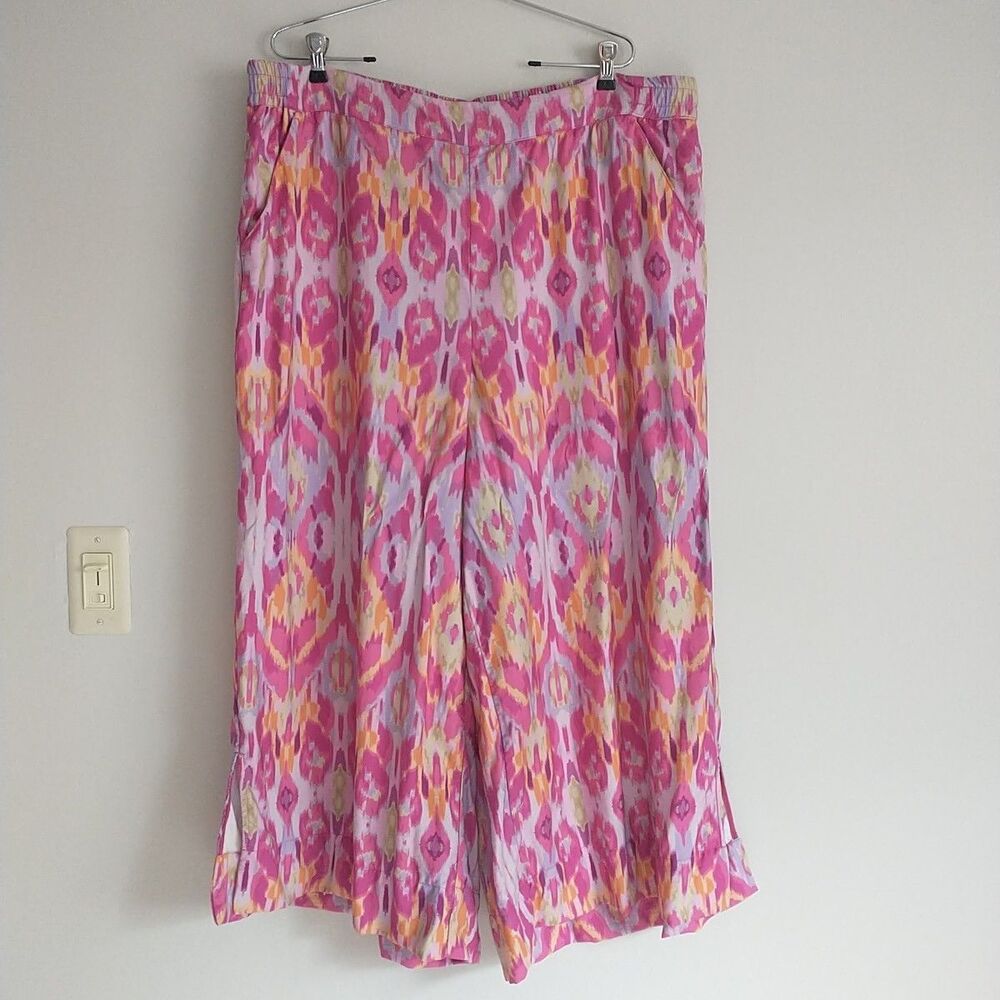 Lane Bryant OnTheGo Wide Leg PullOn HighRise Crop Pants 20 Pink Abstract Pallazo